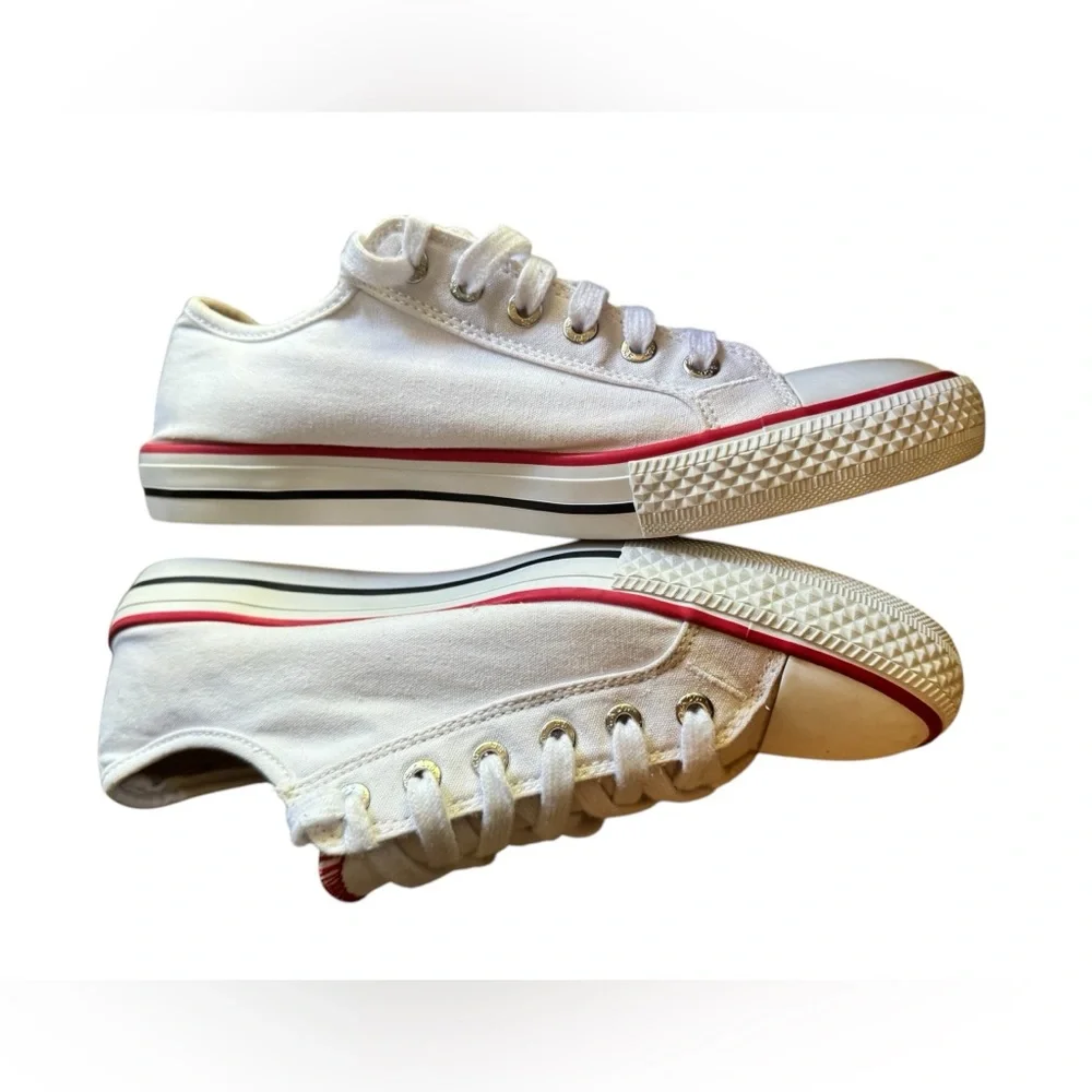 Levi's White and Red Sneakers